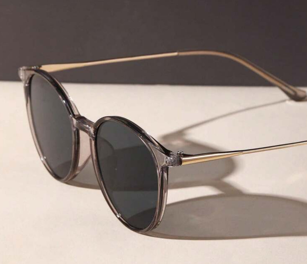 1PC Women Casual Style Plastic Leopard Round UV Protection Sunglasses