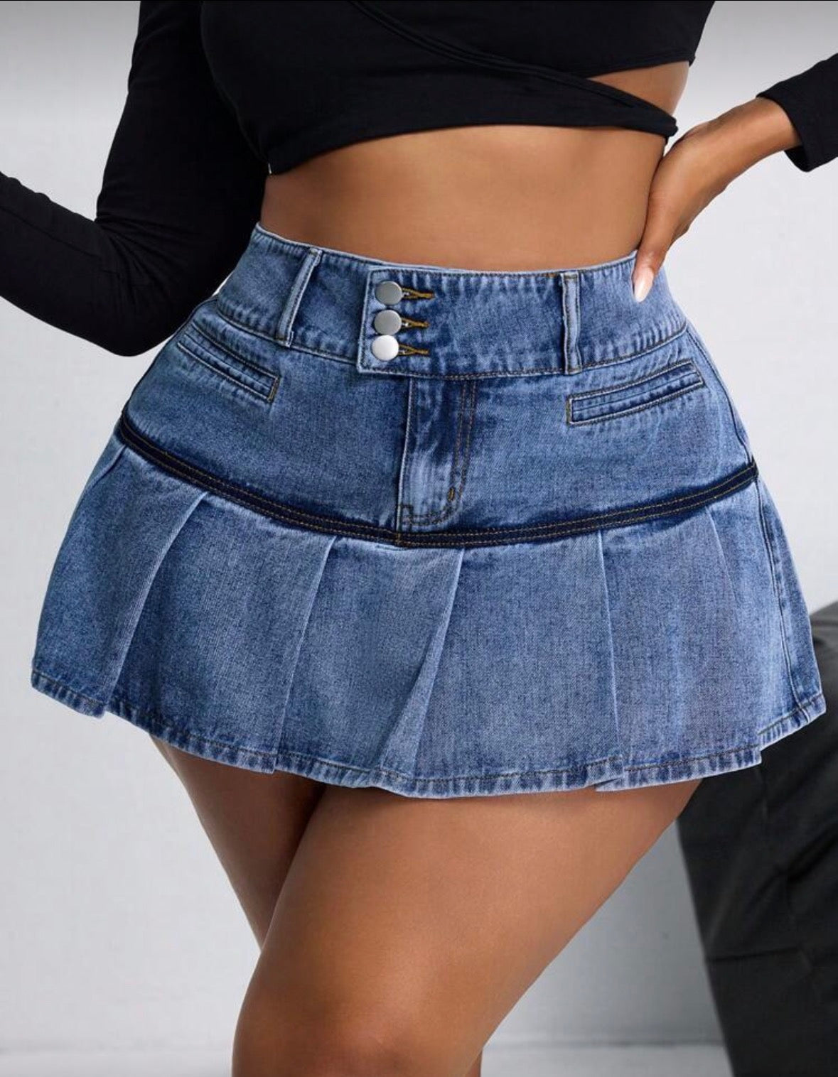 Women’s button front pleated hem denim line skirt