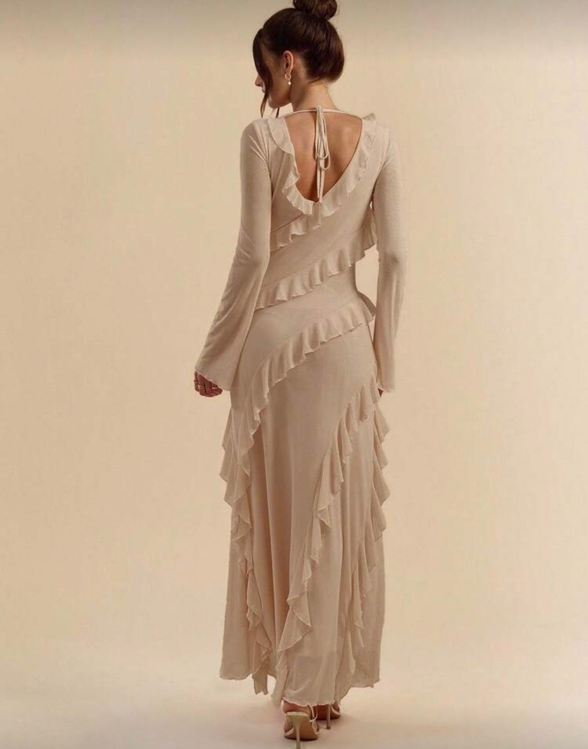 Romantic long backless v neck long sleeve ruffled dress