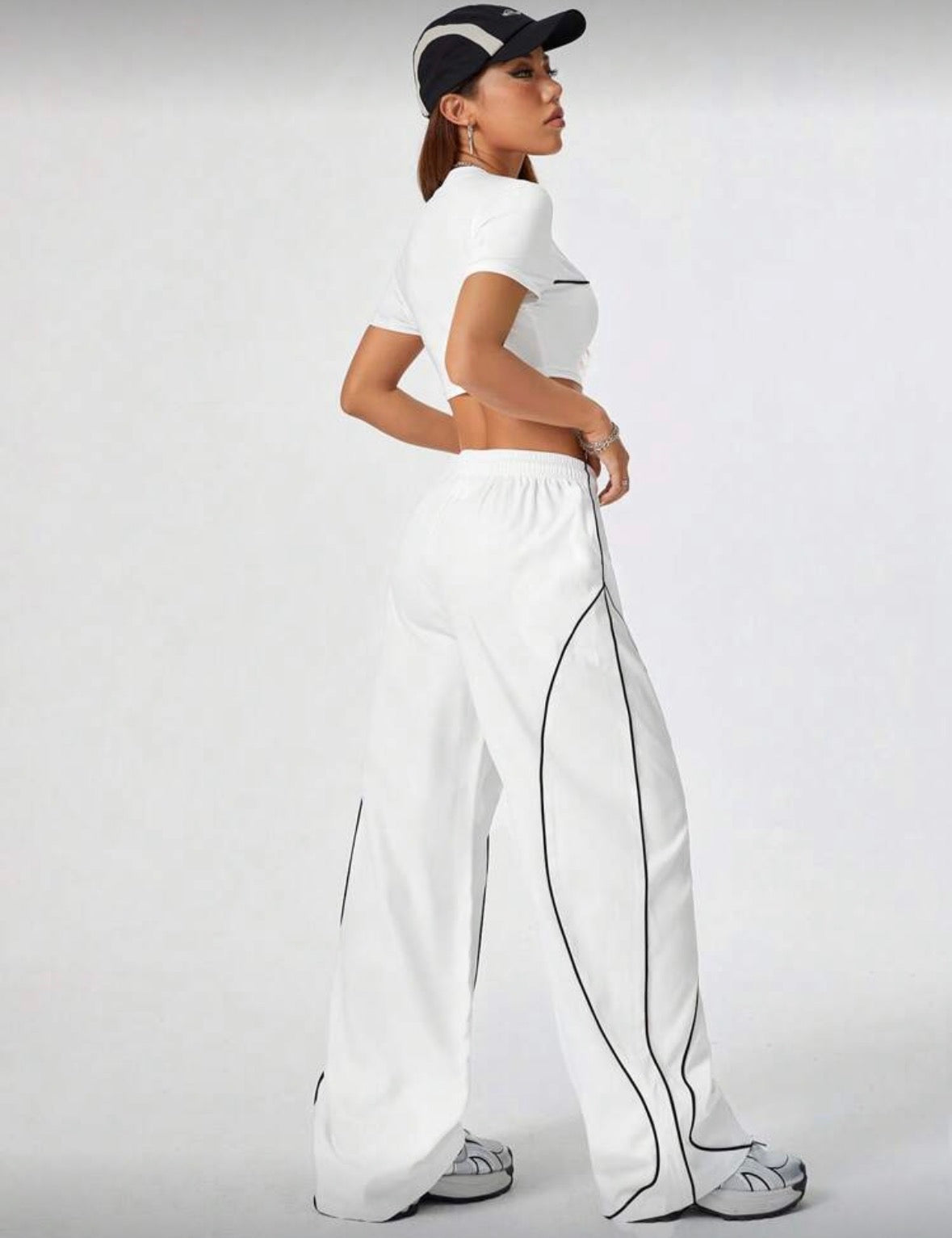 Women’s 2 pc crop top and loose baggy street tack pants