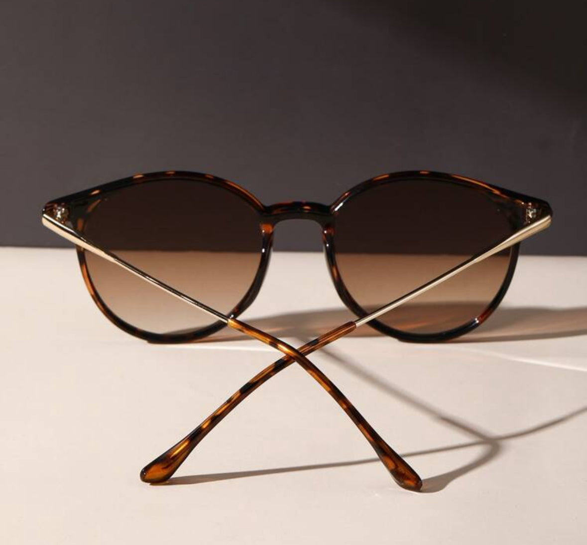 1PC Women Casual Style Plastic Leopard Round UV Protection Sunglasses