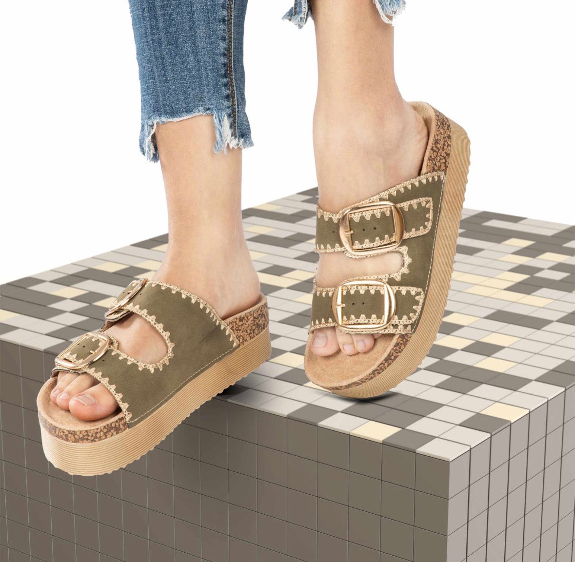 Buckle patched high end elegant comfortable open leg buckle sandals for women