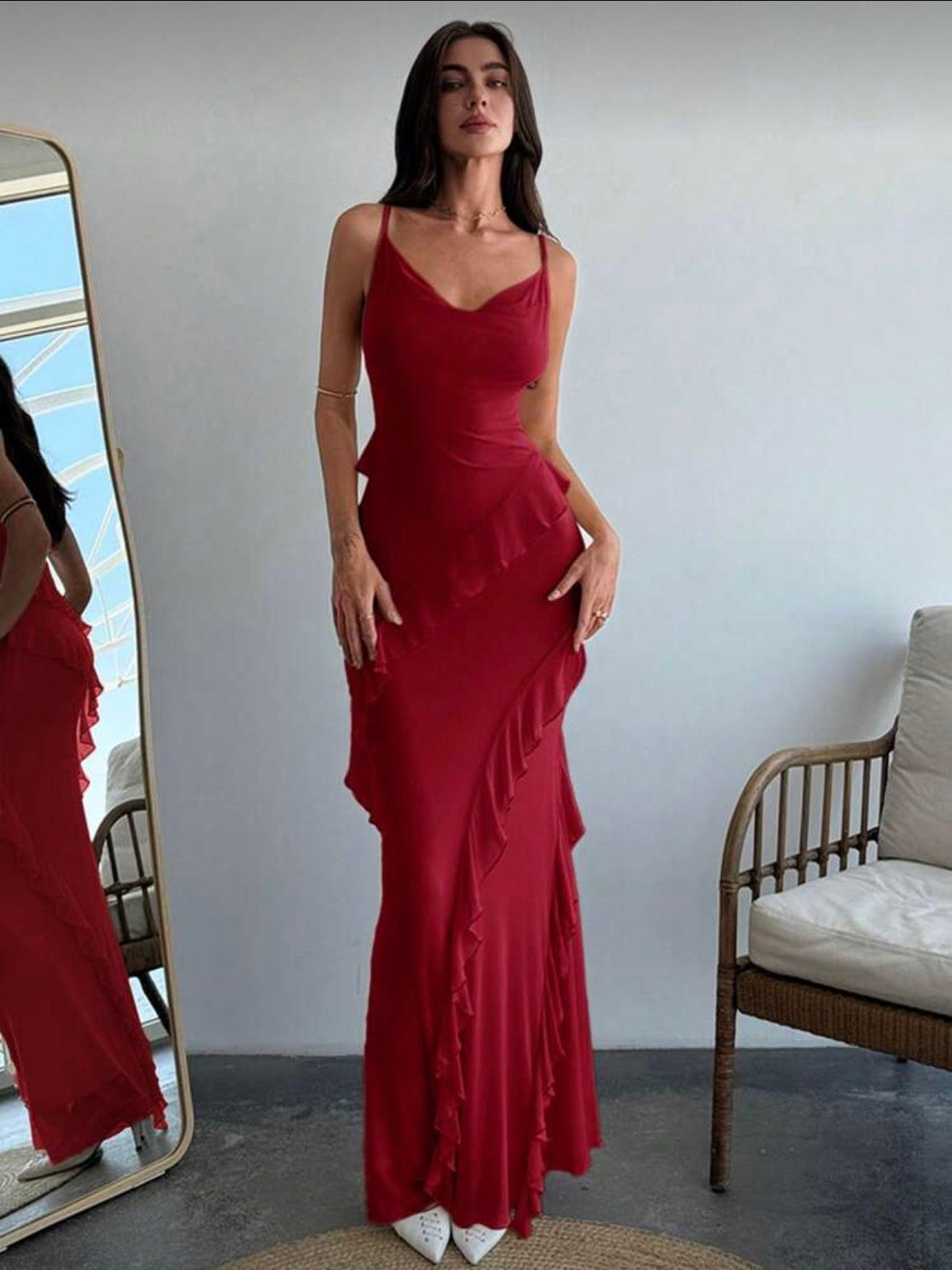 Women’s beautiful elegant stylish backless sleeveless long dress