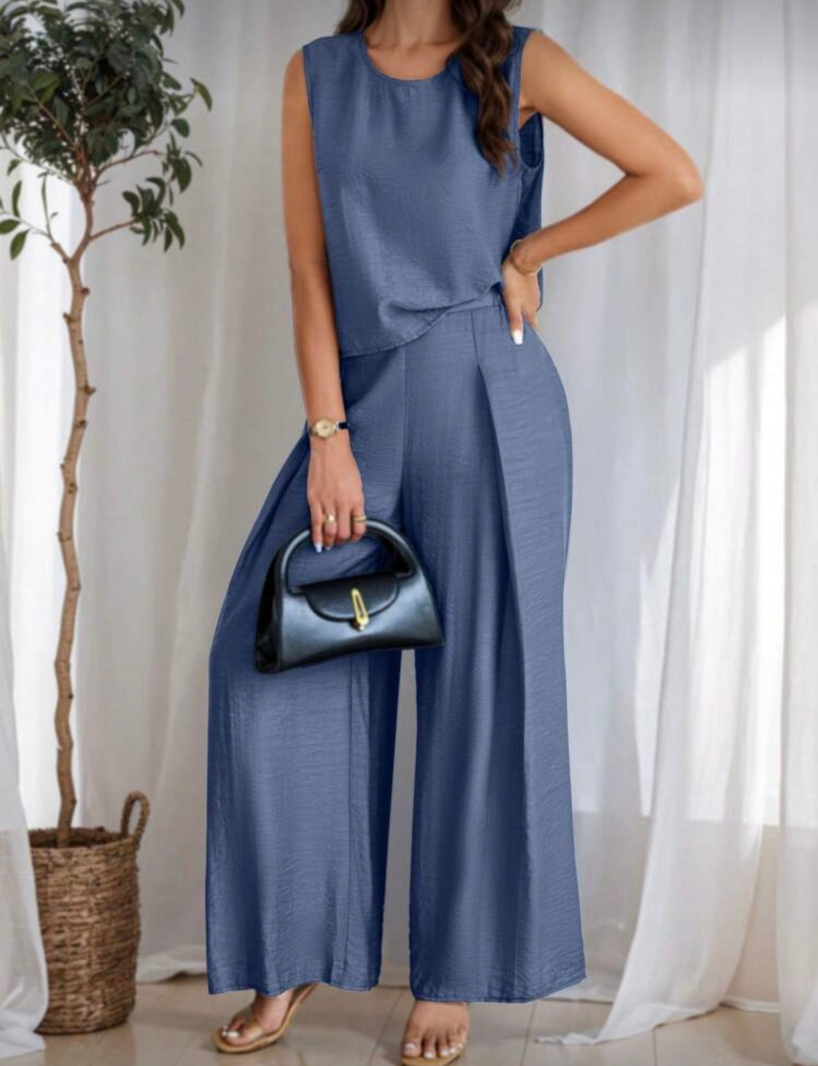 Solid colour vest and loose baggy pants for women