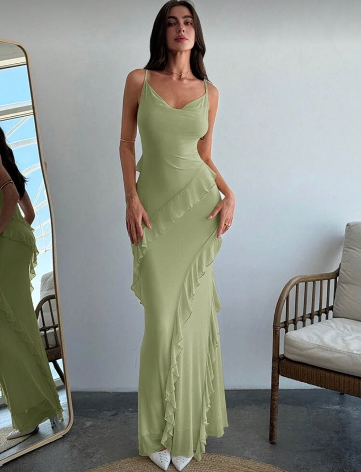 Women’s beautiful elegant stylish backless sleeveless long dress