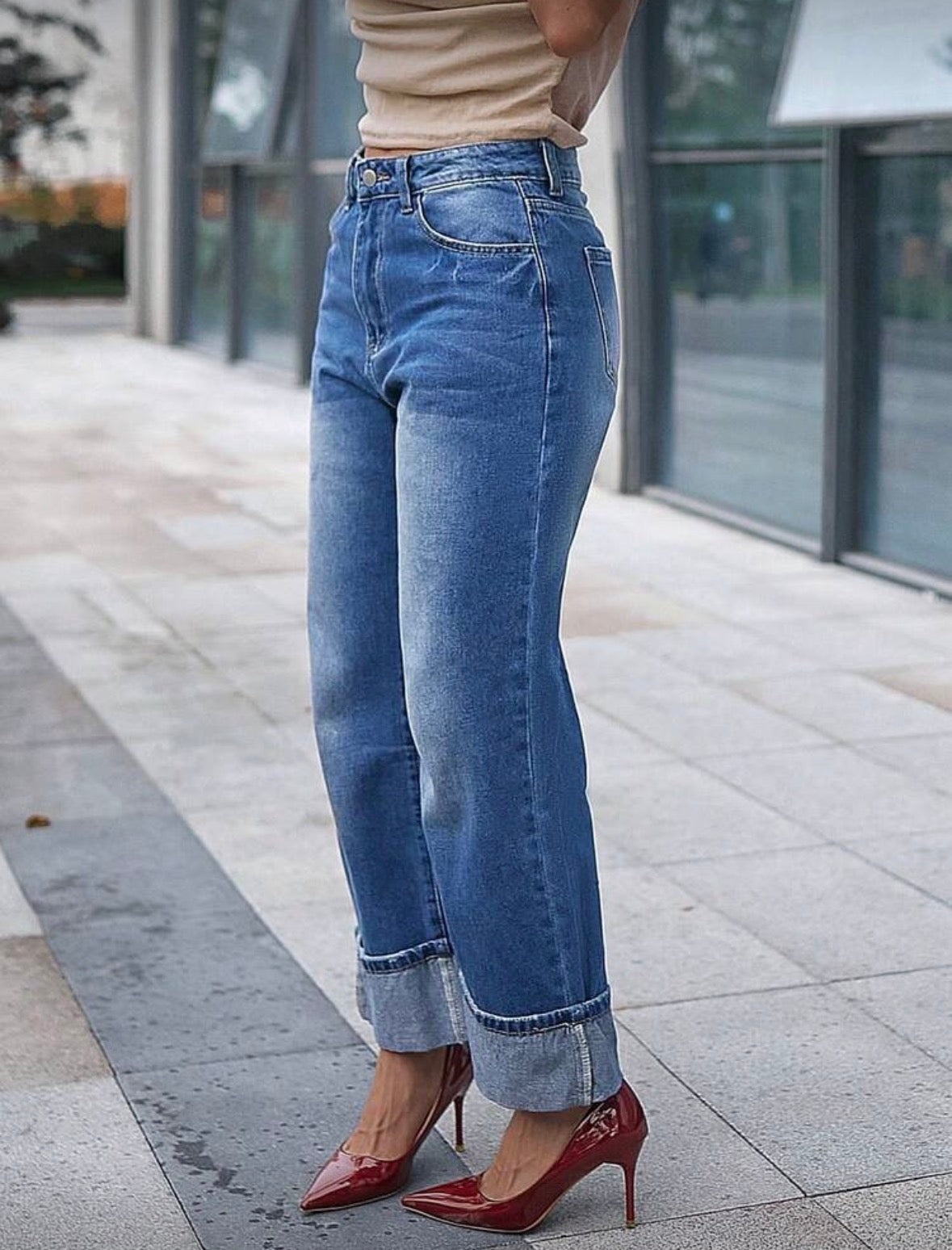 Women’s high waist medium wash denim jeans