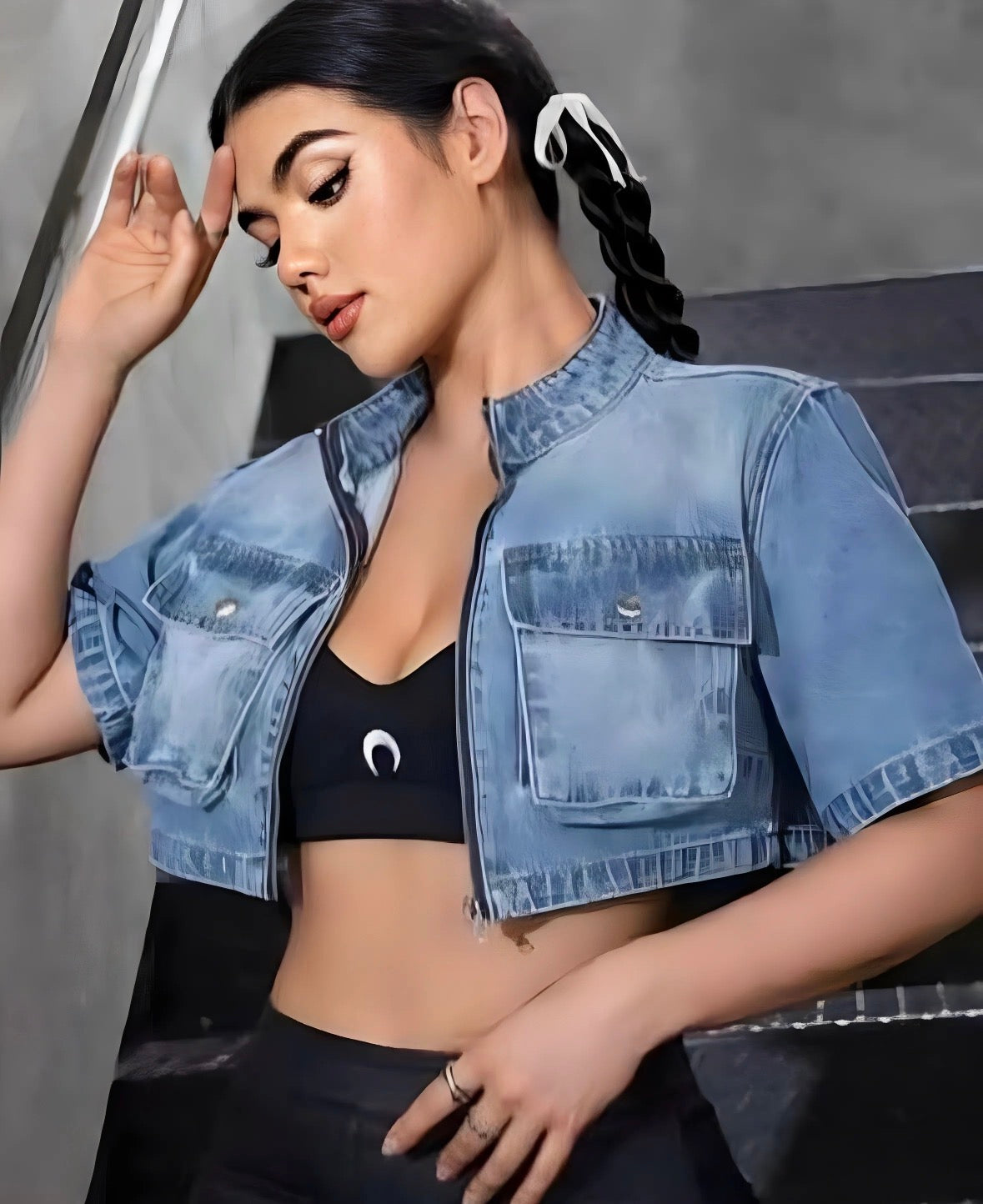 Women’s stylish 2 pocket zip cropped half sleeve denim top jacket