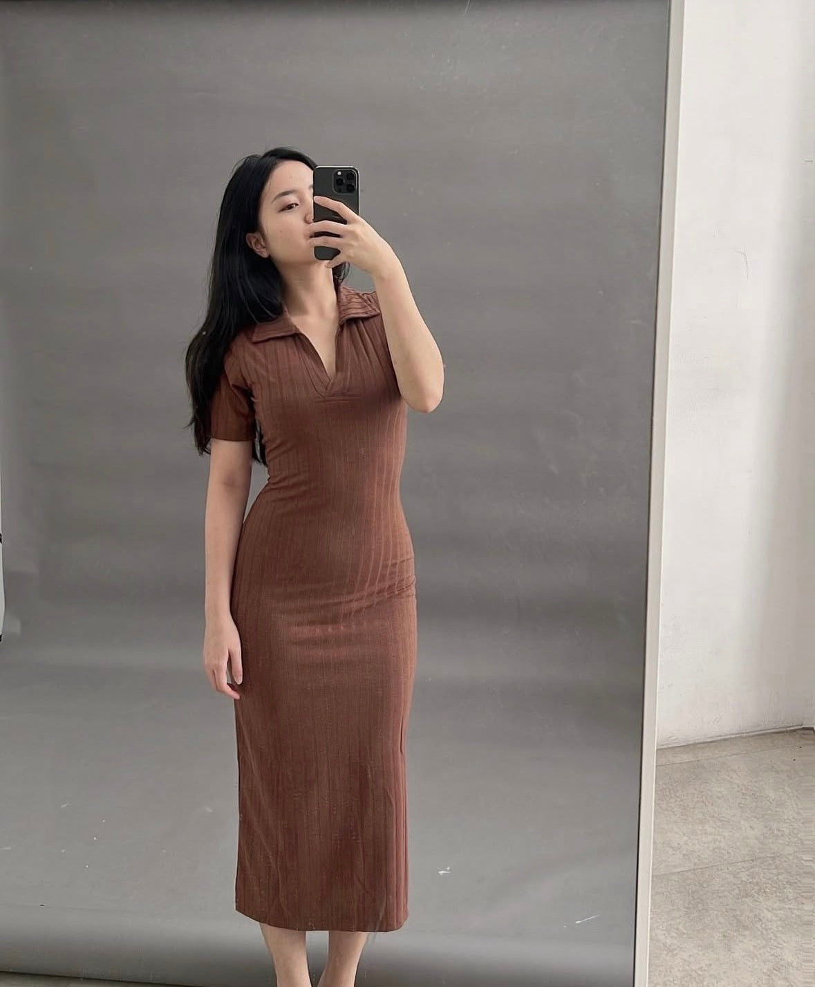 Brown solid colour mid sleeve colour dress for women