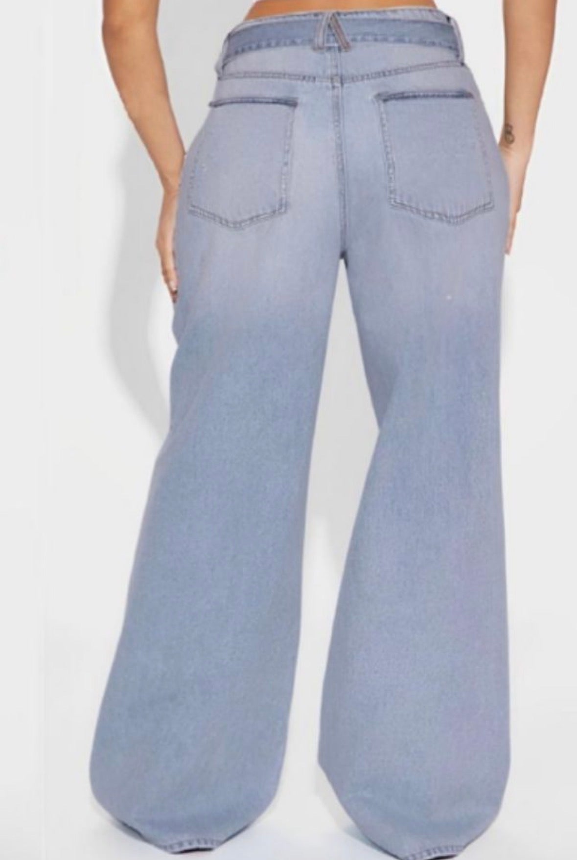 Women’s ripped pocket high waist loose elegant sophisticated outerwear blue denim jeans