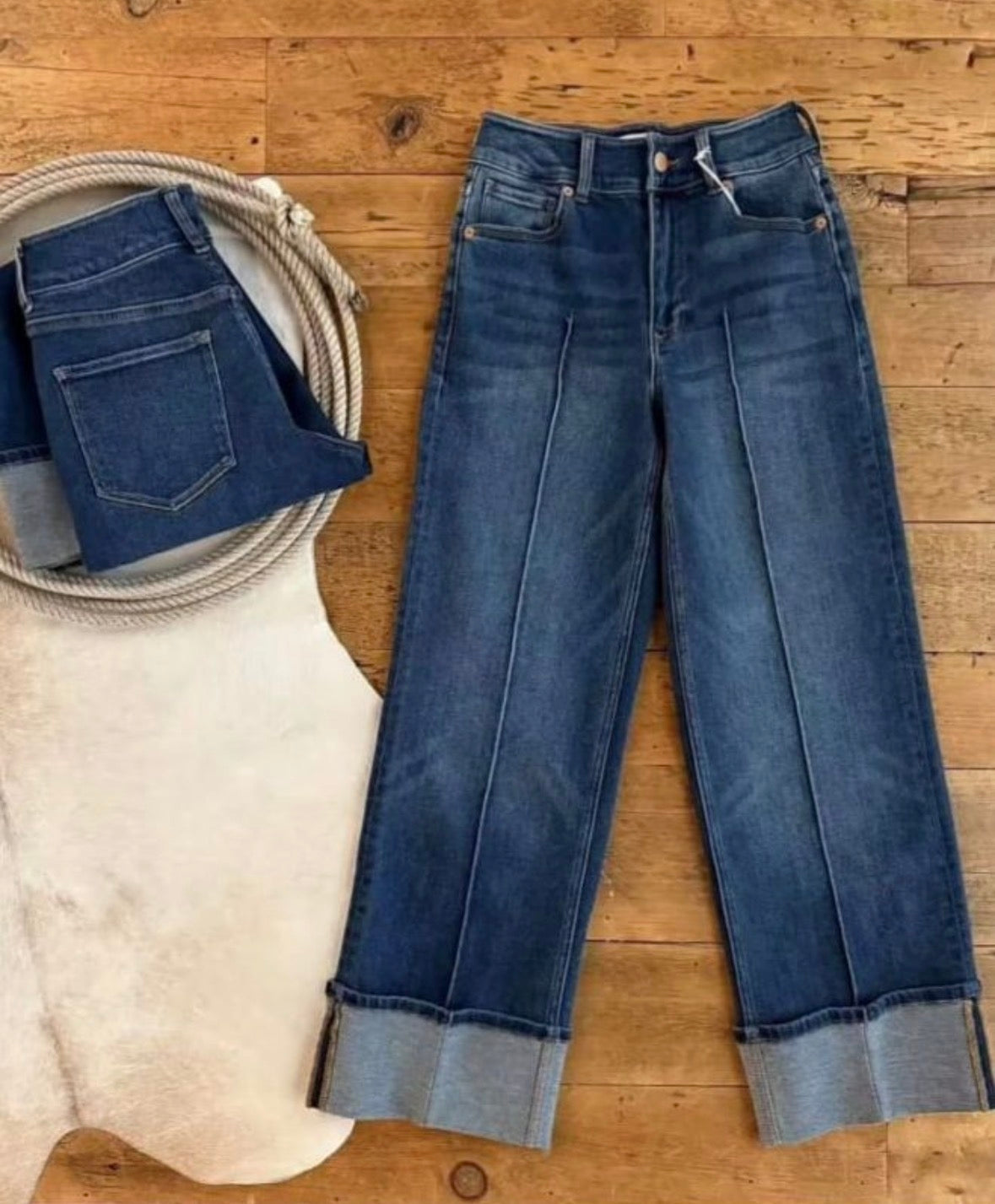 Women’s dark blue denim pocket loose vintage jeans