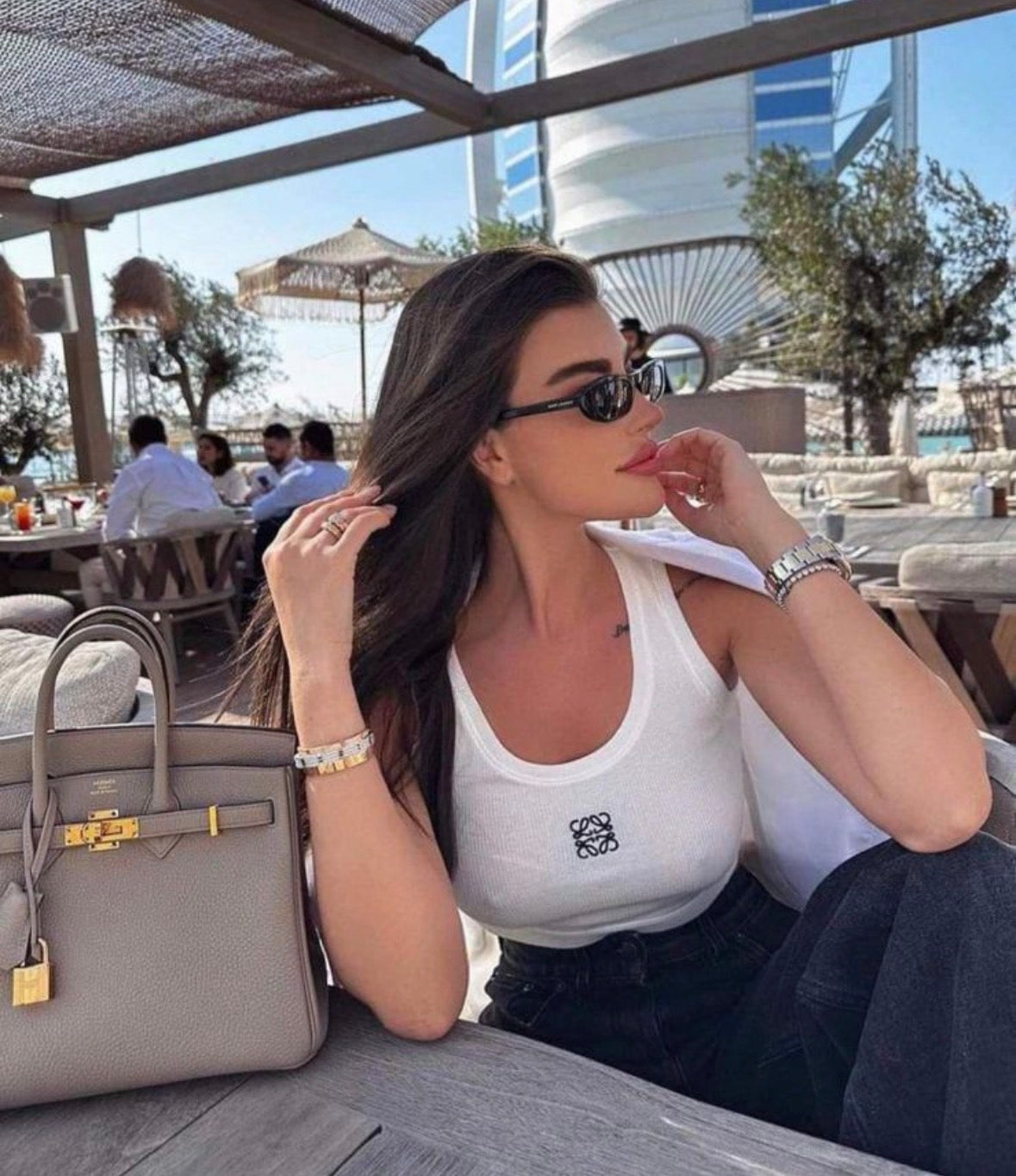 Women’s sophisticated tank top with logo patch summer