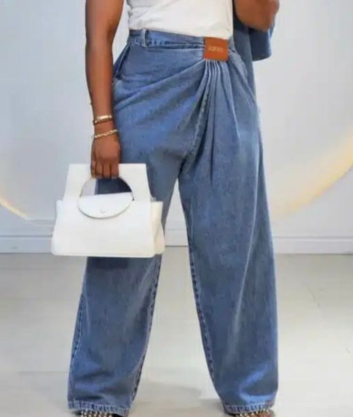 Women’s blue twist loose denim jeans