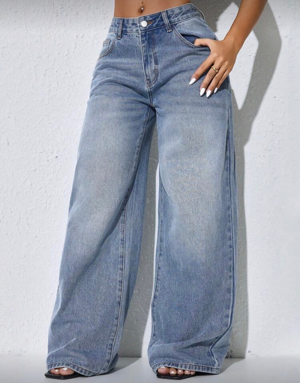 Medium wash sophisticated high waist plain solid colour jeans for women