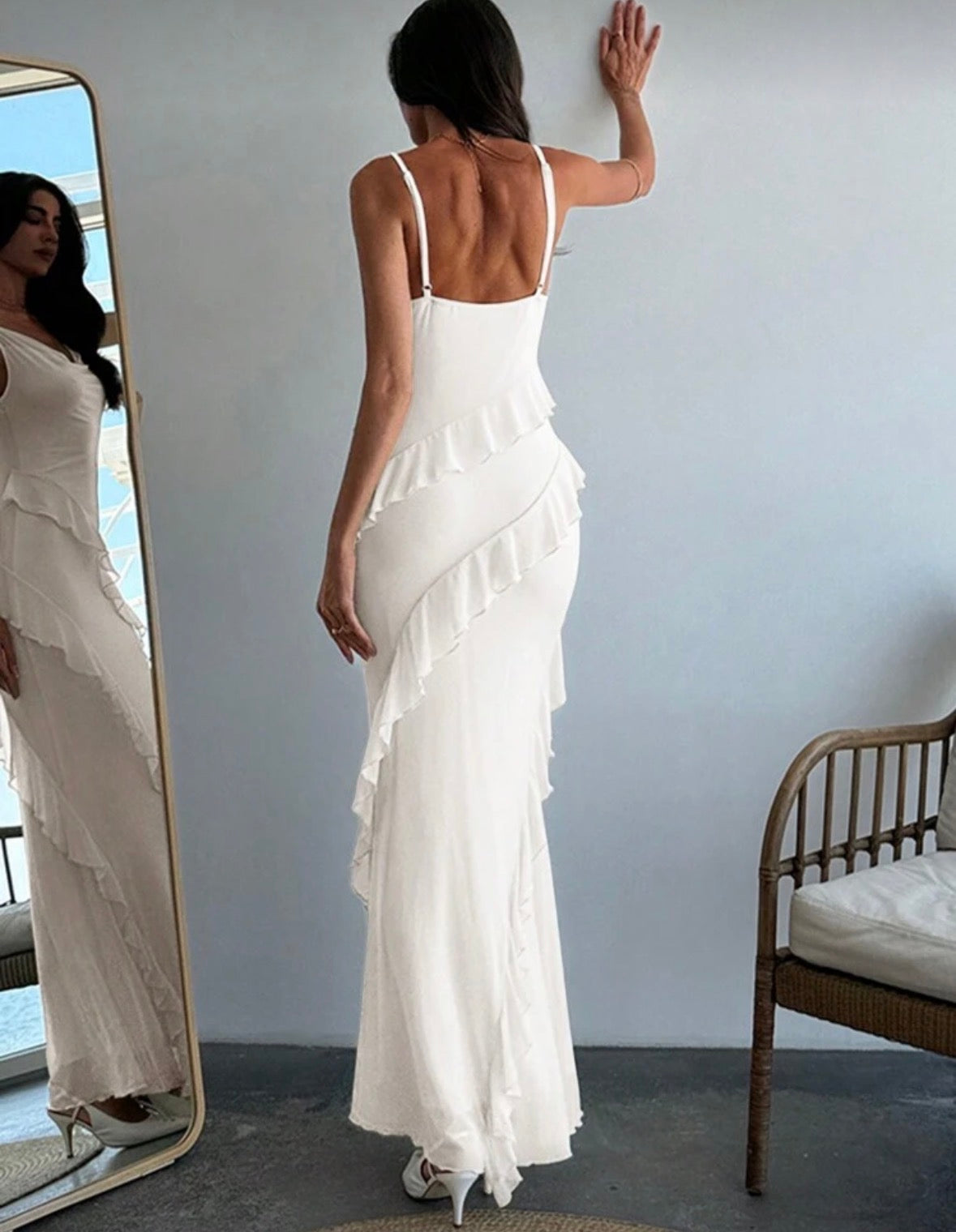 Women’s beautiful elegant stylish backless sleeveless long dress