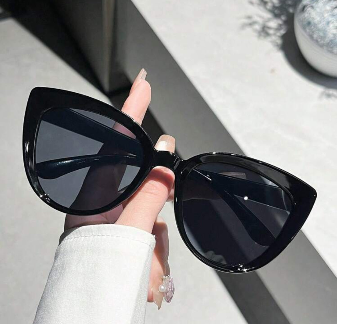 1 Pair Retro Cat-Eye Black Sexy European & American Style Sunglasses