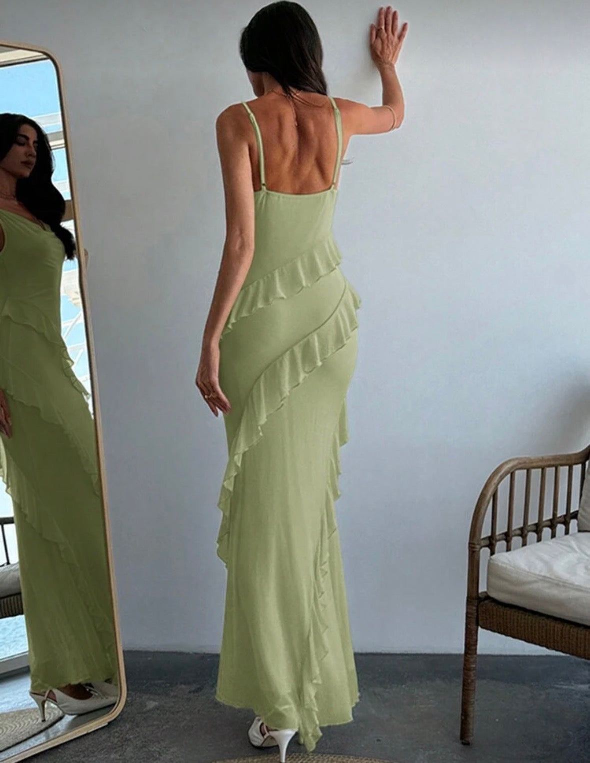 Women’s beautiful elegant stylish backless sleeveless long dress