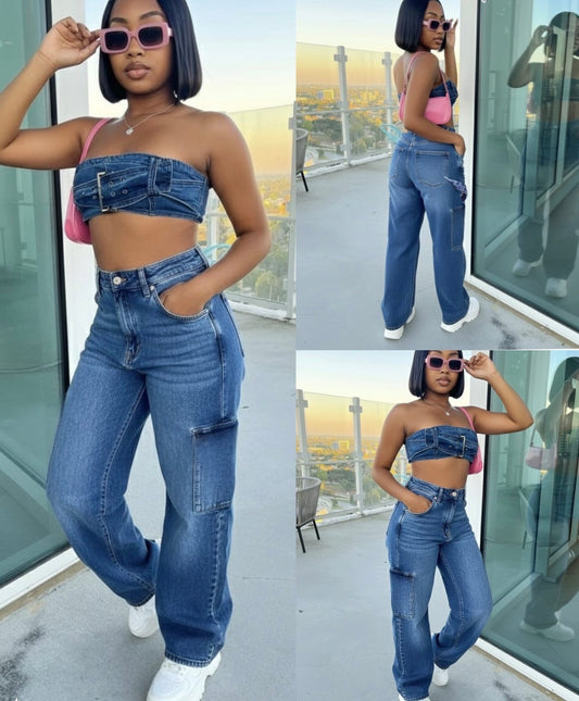 Women’s high waist medium wash pocket loose jeans