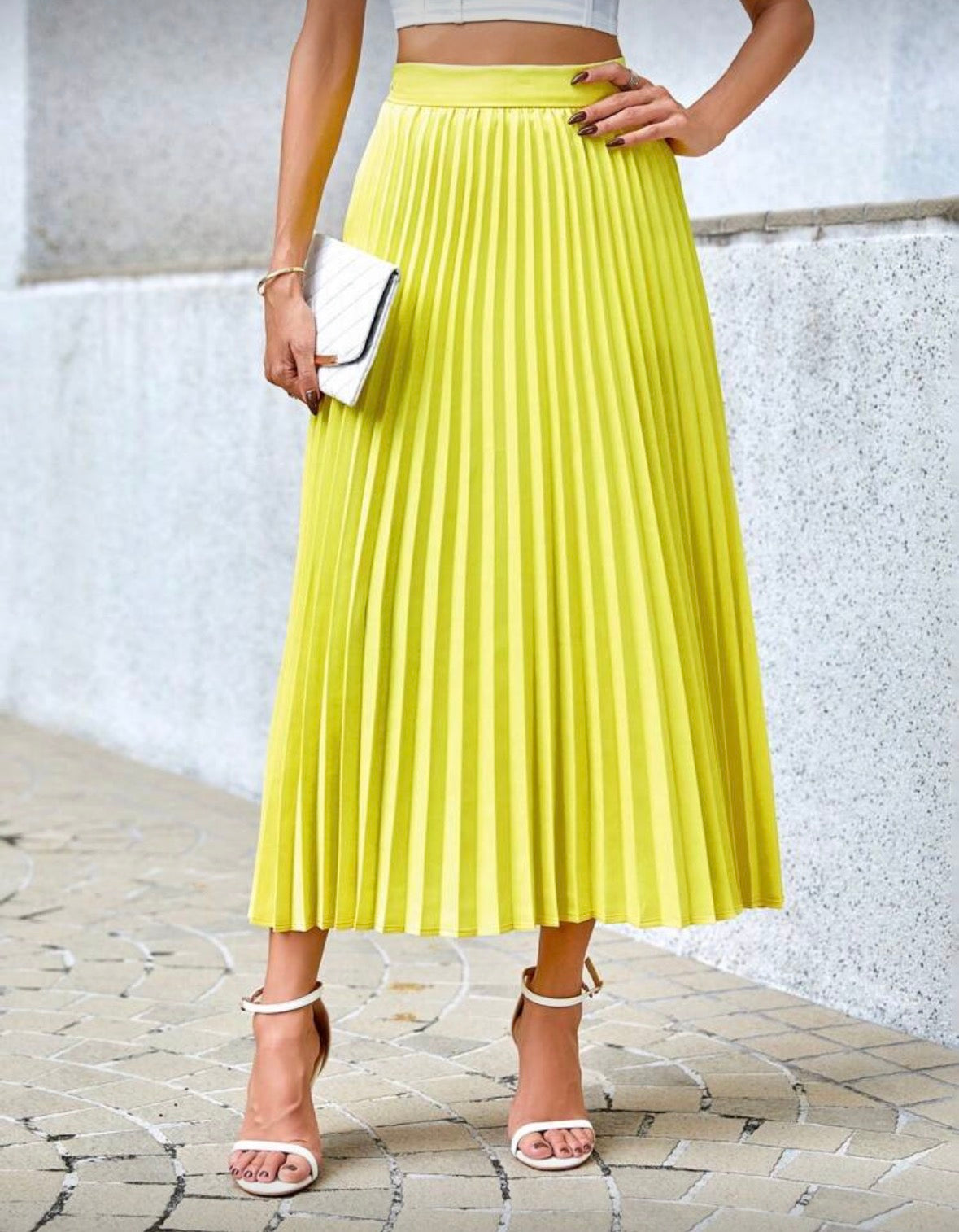 Women’s solid colour mid length elegant pleated skirt