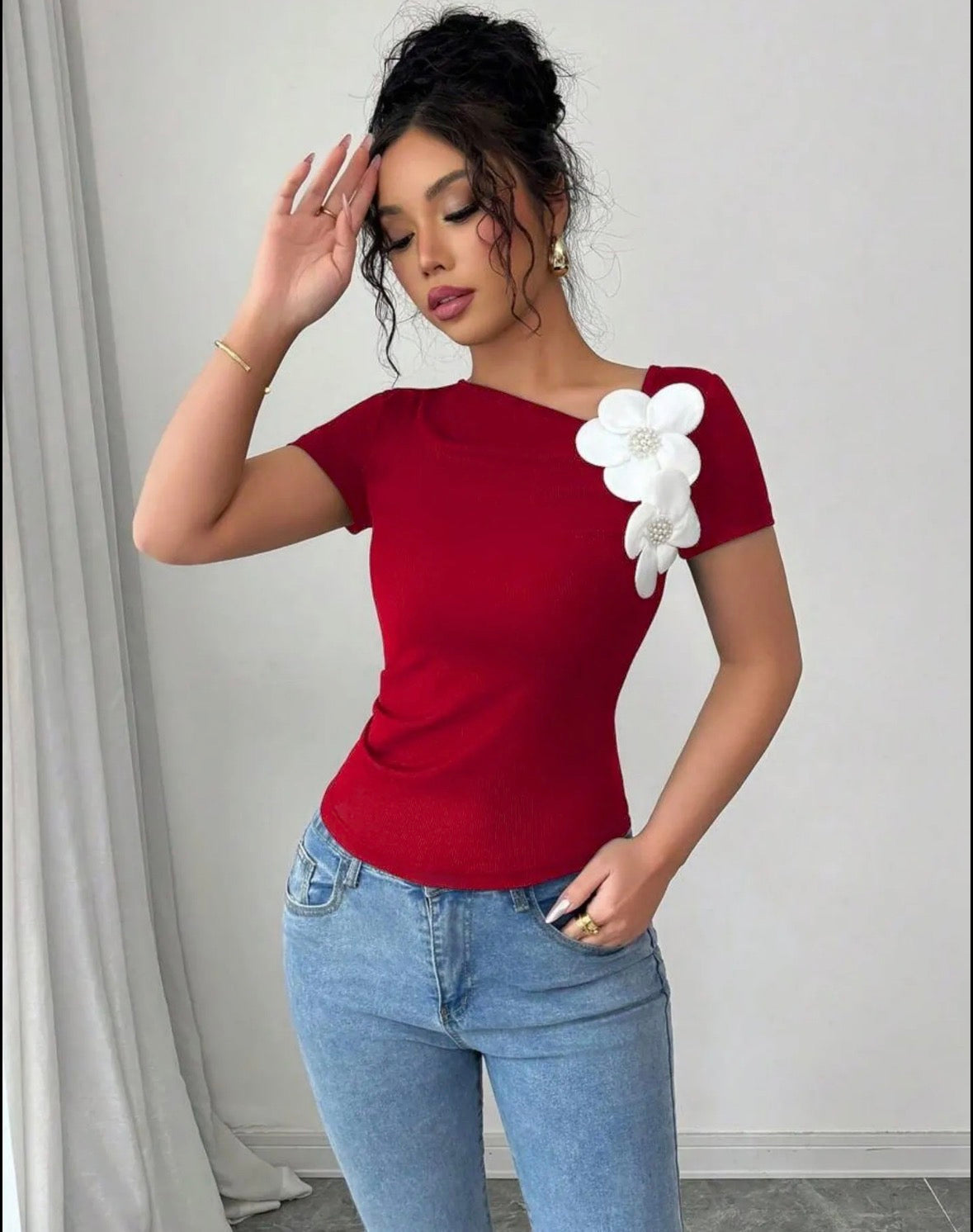 Women’s elegant 3d floral knit polyester top with flower design