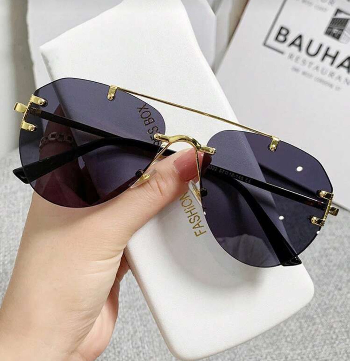 1pc Frameless Metal Pilot Frame Women's Fashion outdoor travel Glasses