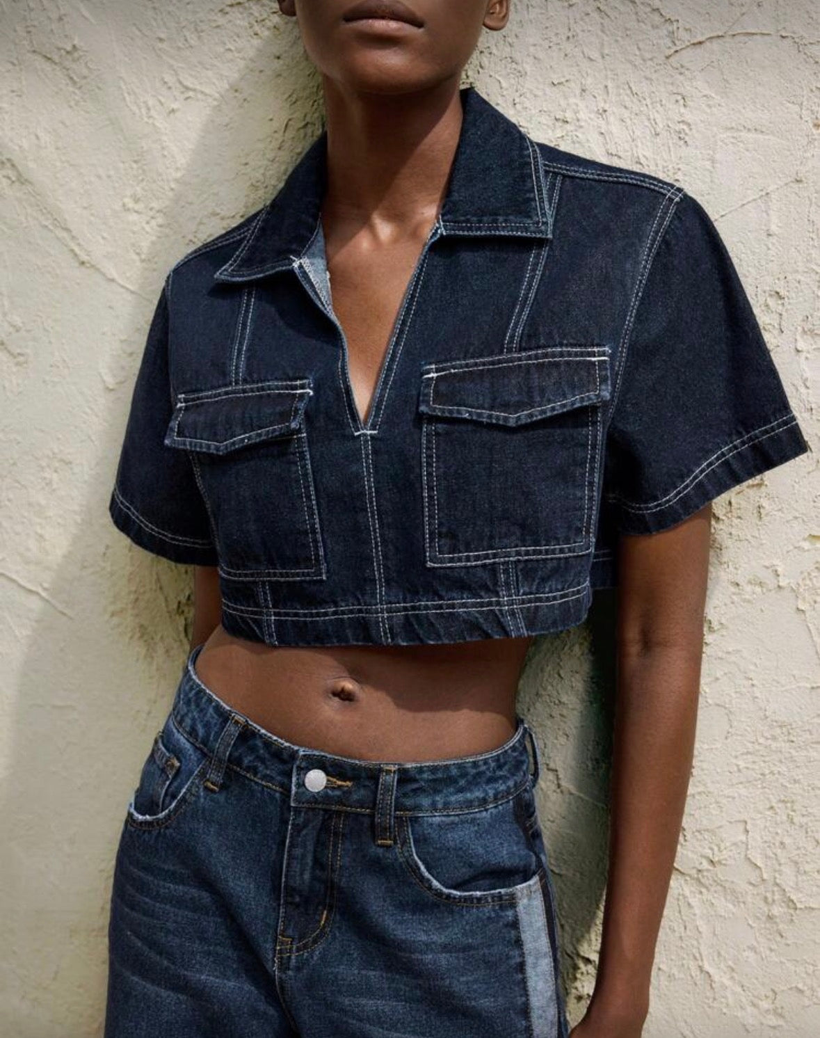 Women’s dark blue denim multi pocket cropped shirt