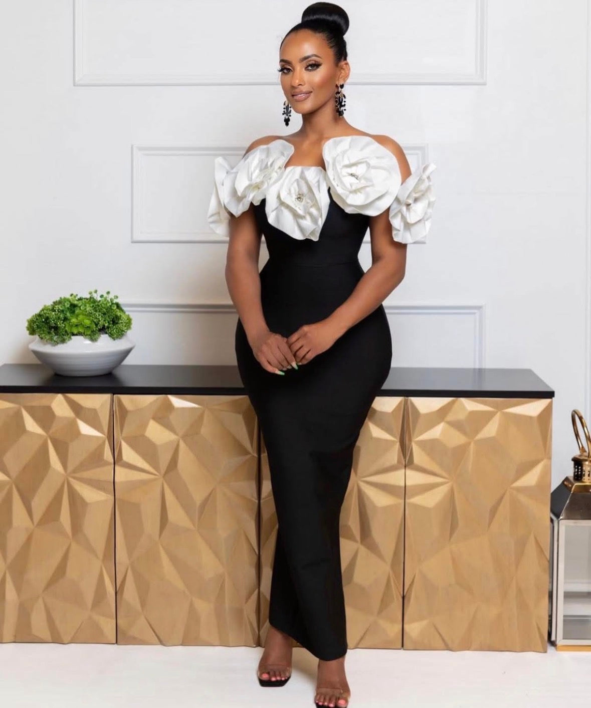 Women’s unique black white roses sleeveless long dress