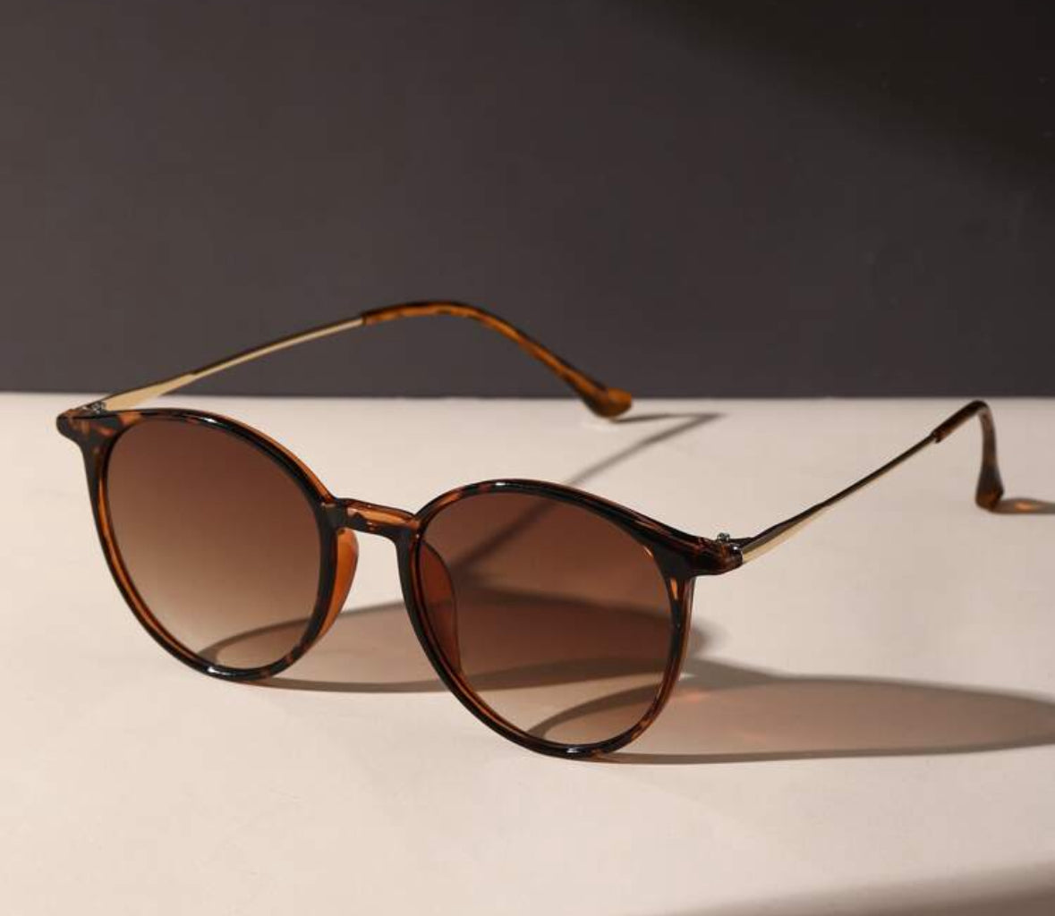 1PC Women Casual Style Plastic Leopard Round UV Protection Sunglasses