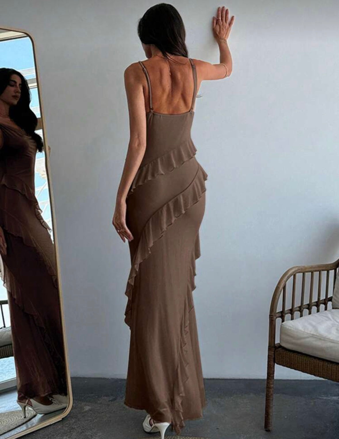 Women’s beautiful elegant stylish backless sleeveless long dress