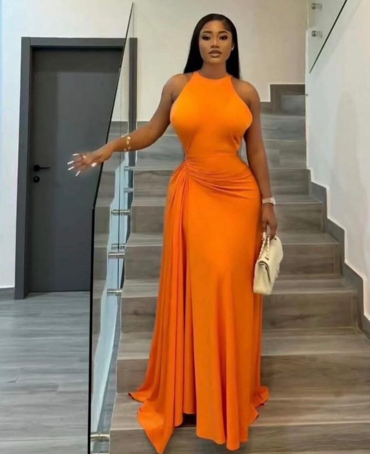 Sleeveless solid colour elegant long dress