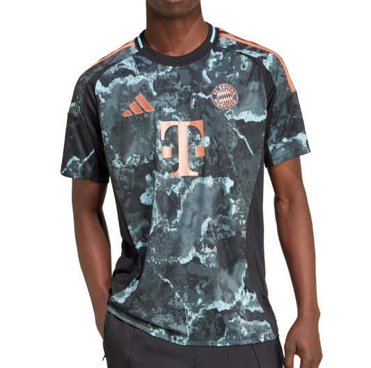 FC Bayern 24/25 away jersey