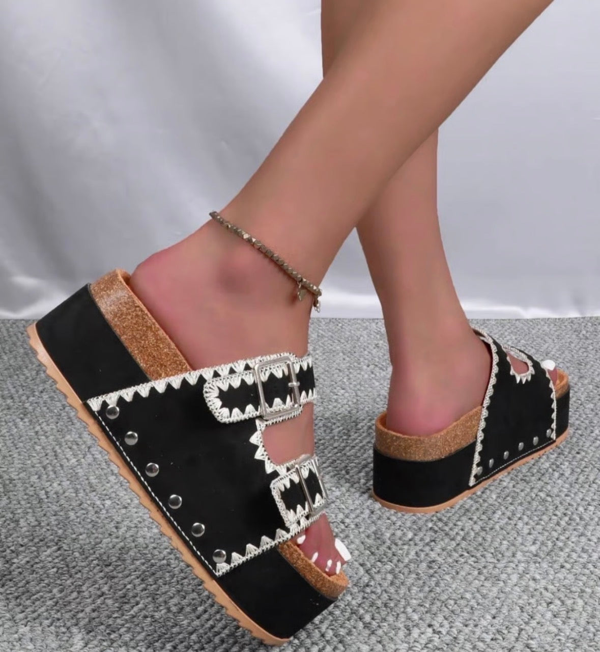 Buckle patched high end elegant comfortable open leg buckle sandals for women