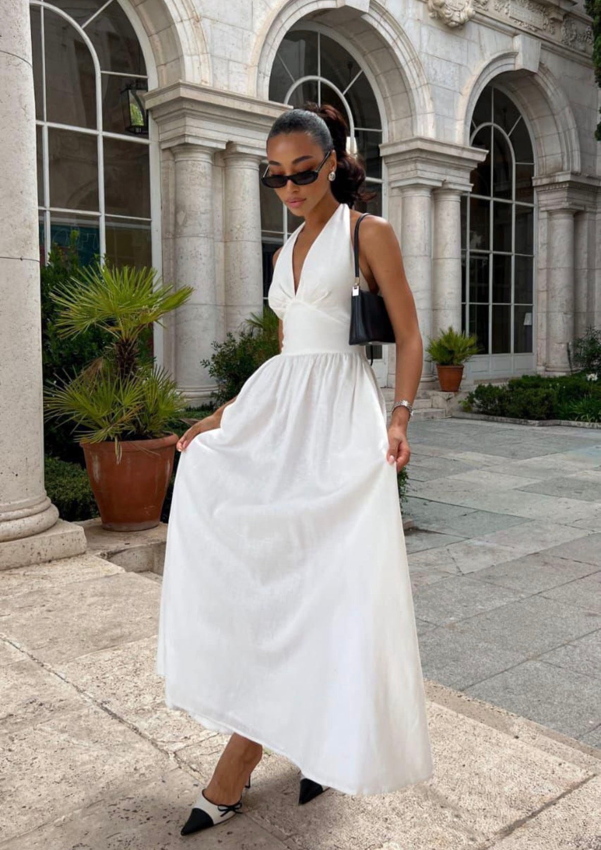 Women’s stylish white open leg v neck sleeveless dress