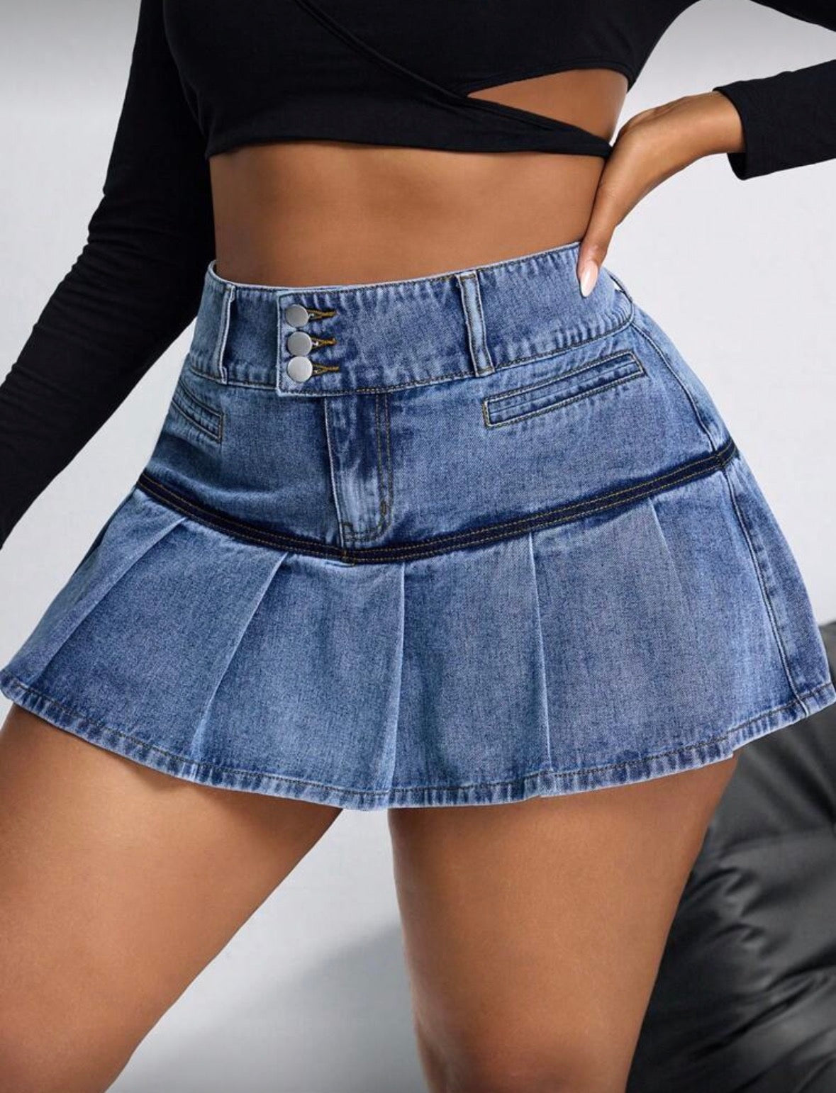 Women’s button front pleated hem denim line skirt