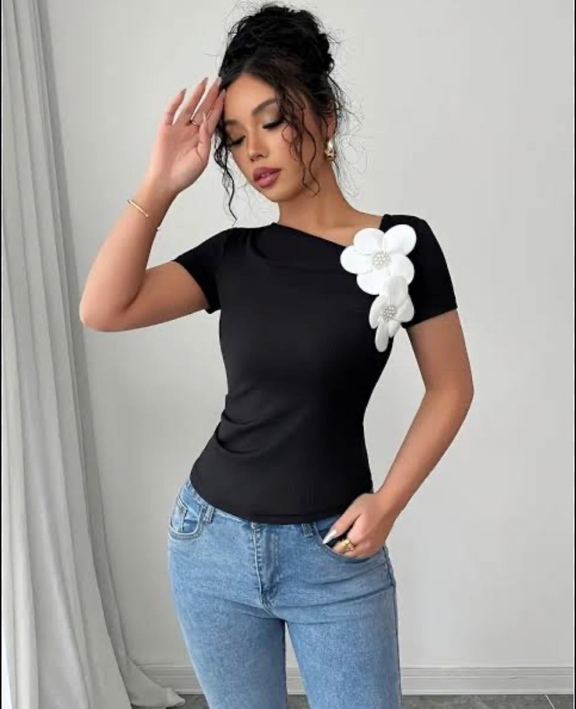 Women’s elegant 3d floral knit polyester top with flower design